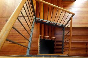 Tiroirs à l’anglaise sous escalier: comment les construire ?
